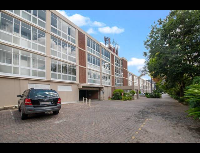 3 BEDROOM APARTMENT FOR SALE IN SANDOWN